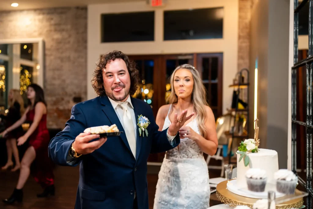 Pensacola Wedding Photography - Dakhota & Jesse at 5eleven Palafox